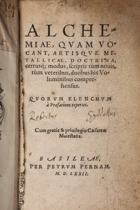 The title page of the Alchemiae quam vocant. At the top of the page, the title is in bold capitals. Halfway down the page, the name ‘Robertus Sydallus’ is written in black ink.