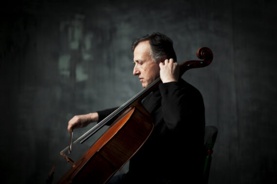 Raphael Wallfisch with cello